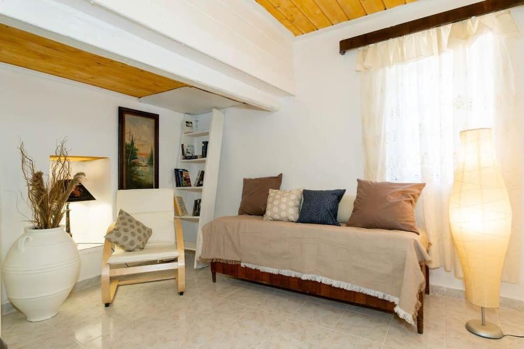 Апартаменты Chrysa S House Идра Экстерьер фото