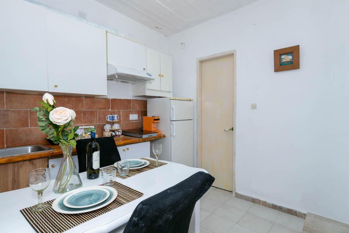 Апартаменты Chrysa S House Идра Экстерьер фото